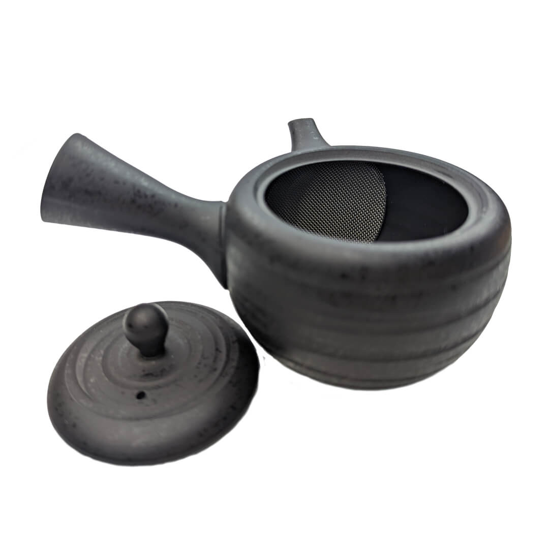 Japanische Teekanne mit integriertem Teesieb