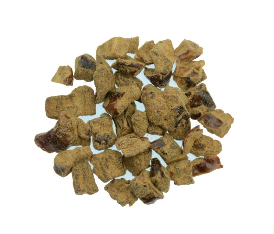 Orientalischer Datteltee mit Zimt und Gewürzen